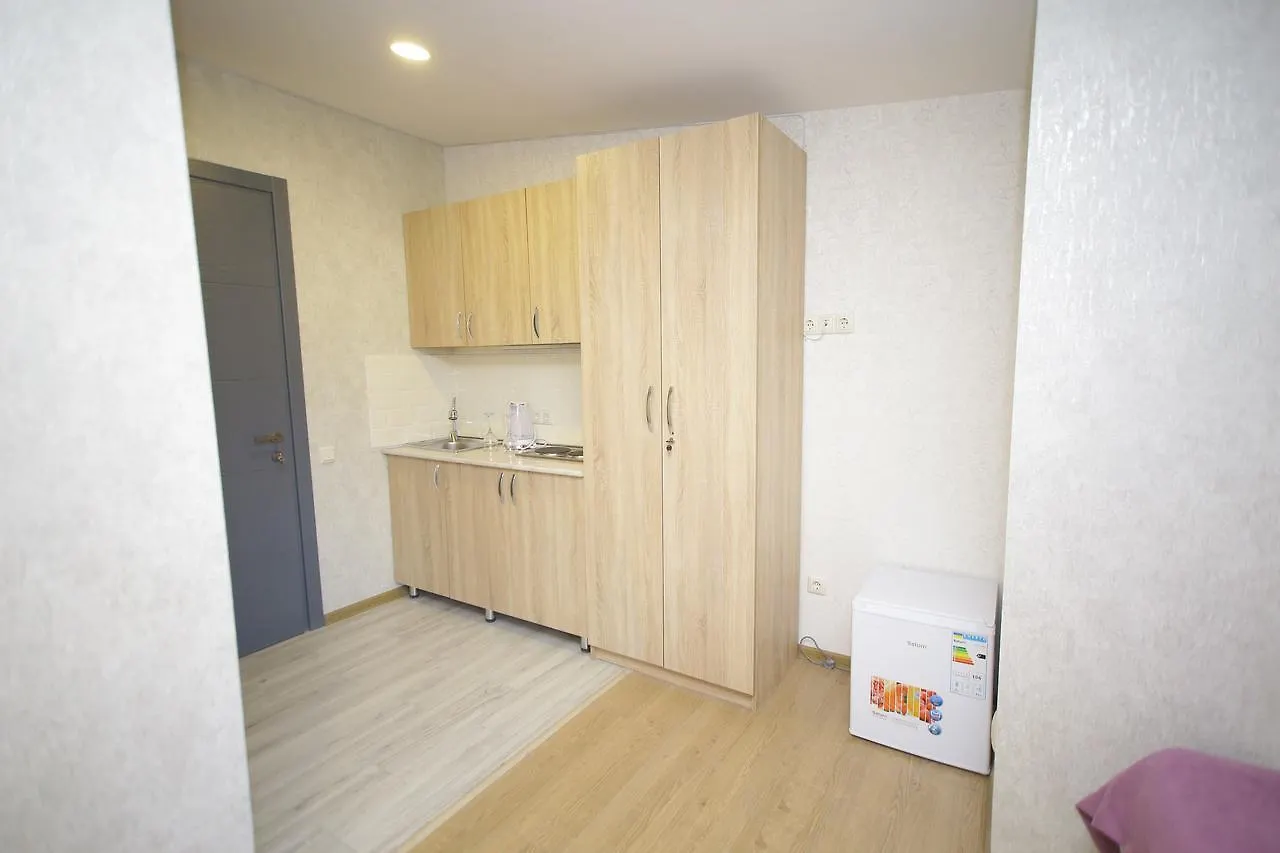 טביליסי Four Rooms 0*,